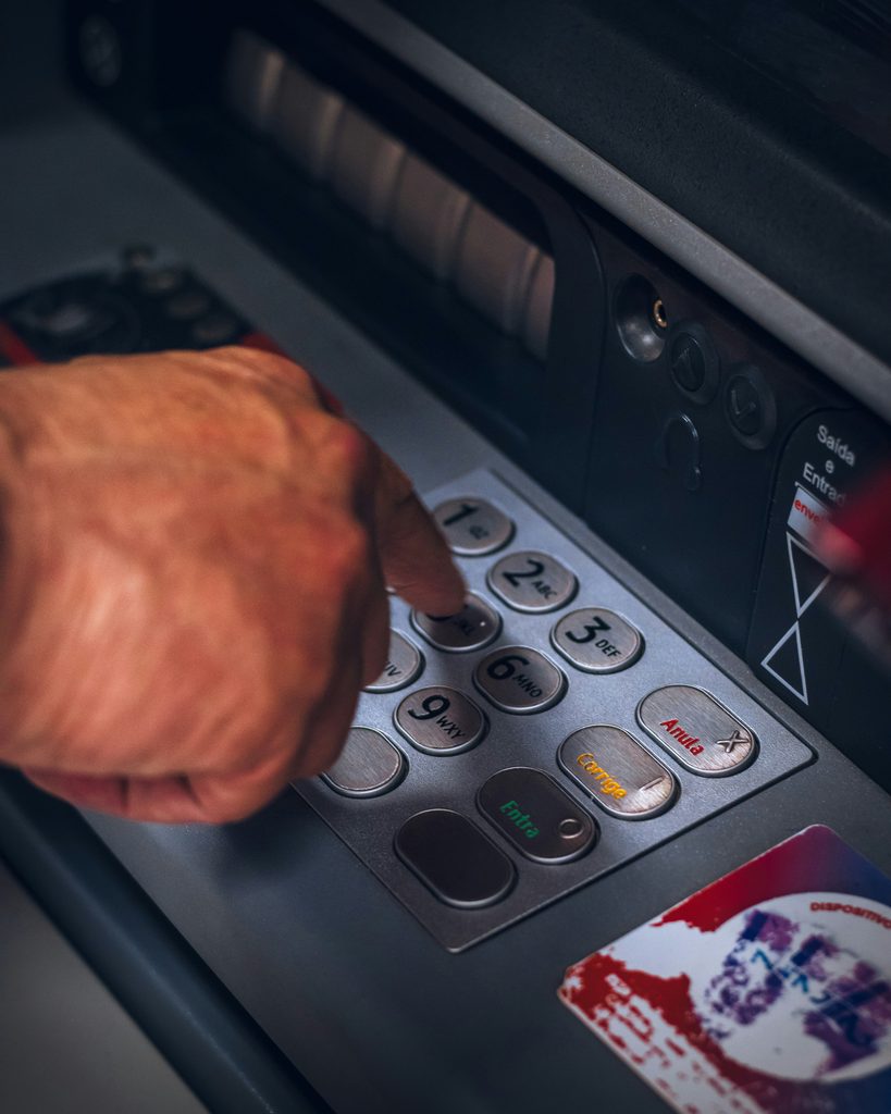 ATM Kartı Yuttuğunda Ne Yapılmalı?